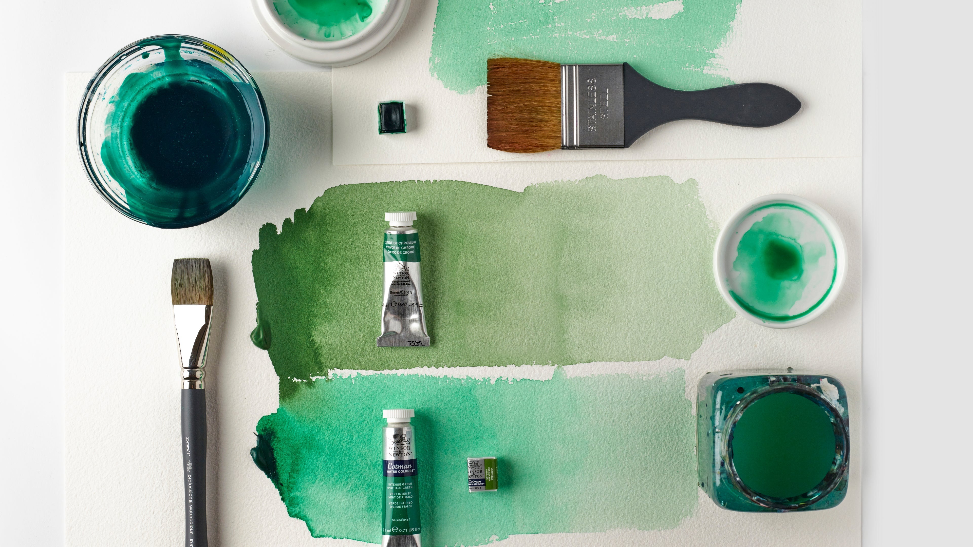 Green Winsor & Newton watercolour paint